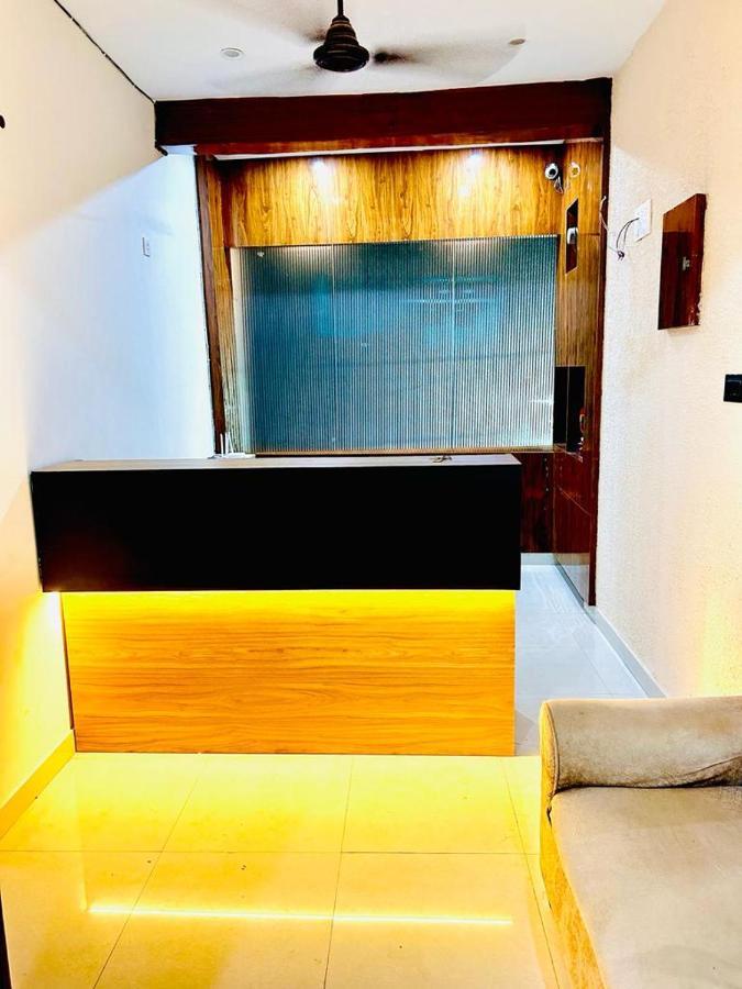 Hotel Sr Grand Gorakhpur Eksteriør billede